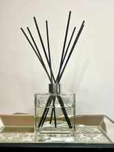 Load image into Gallery viewer, Maison Margaux Fraîcheur des Pins Reed Diffuser
